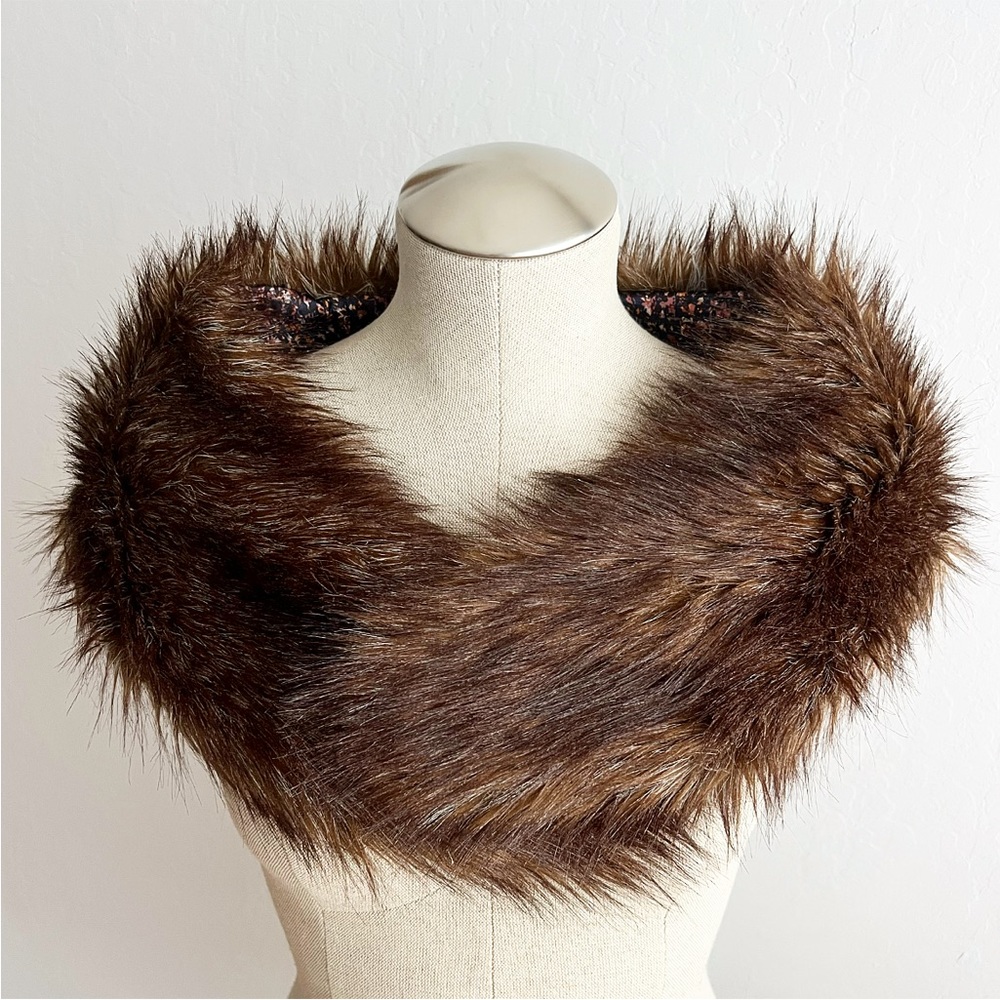 NWOT Faux Fur Collar